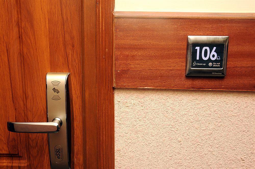 Itsy Hotels Elmas Golden Key Bangalore Exterior photo