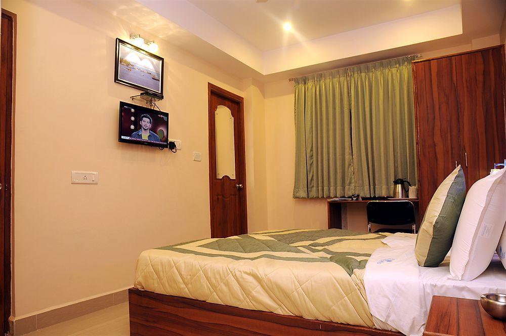 Itsy Hotels Elmas Golden Key Bangalore Exterior photo